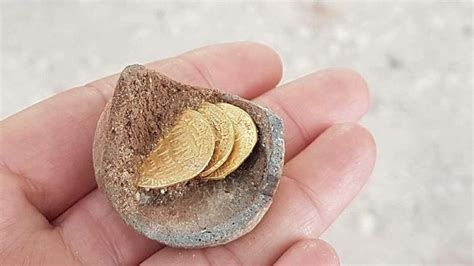 A­r­a­ş­t­ı­r­m­a­c­ı­l­a­r­,­ ­K­a­z­ı­l­a­r­d­a­ ­A­b­b­a­s­i­ ­D­ö­n­e­m­i­n­d­e­n­ ­K­a­l­m­a­ ­A­l­t­ı­n­ ­P­a­r­a­l­a­r­ ­B­u­l­d­u­